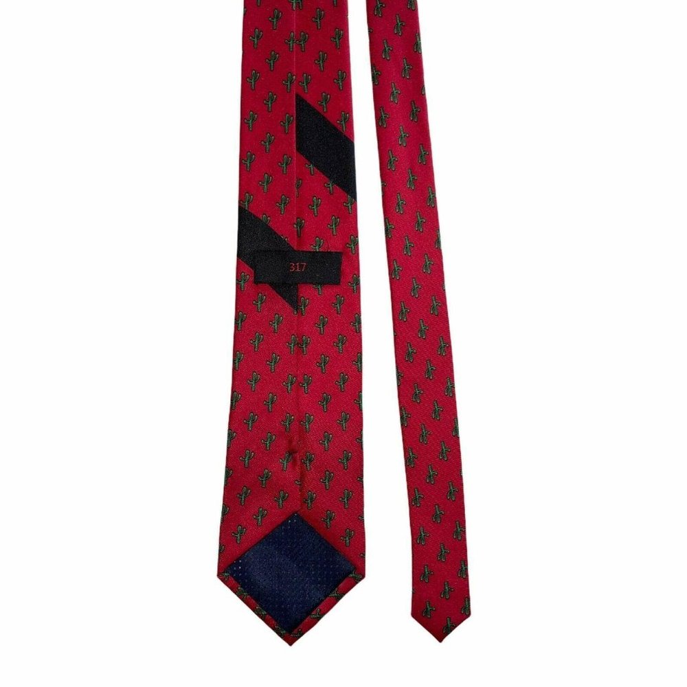 317 Saguaro Cactus St Nick Pointed Classic Necktie - Picture 9 of 11